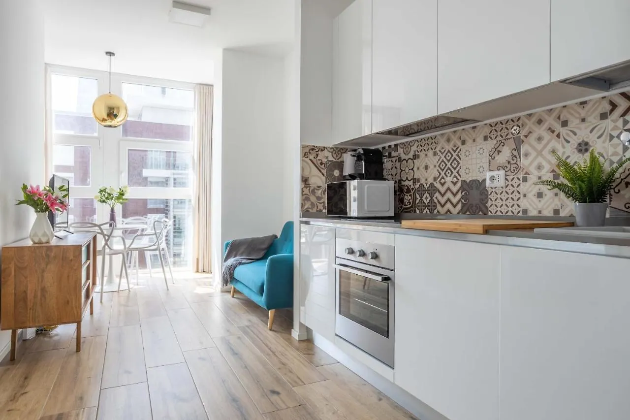 Sunlit 1 Bedroom Apt Via Pirelli Milan 0*,  Italy