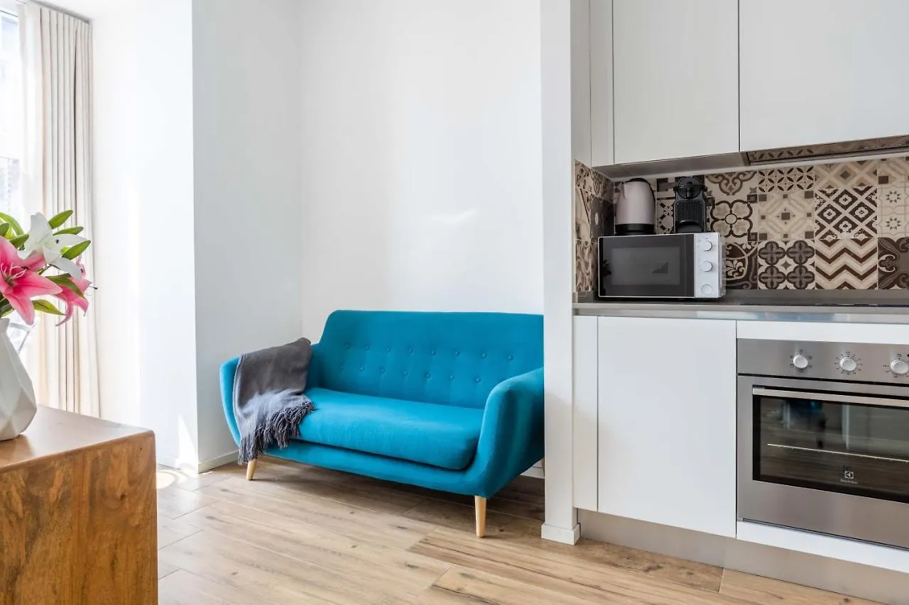 Apartment Sunlit 1 Bedroom Apt Via Pirelli Milan Italy
