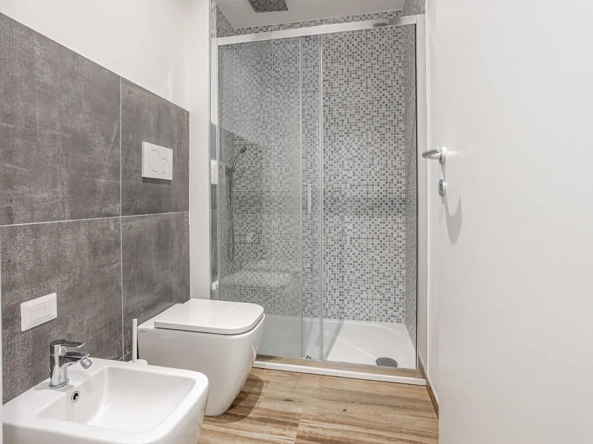 Apartment Sunlit 1 Bedroom Apt Via Pirelli Milan